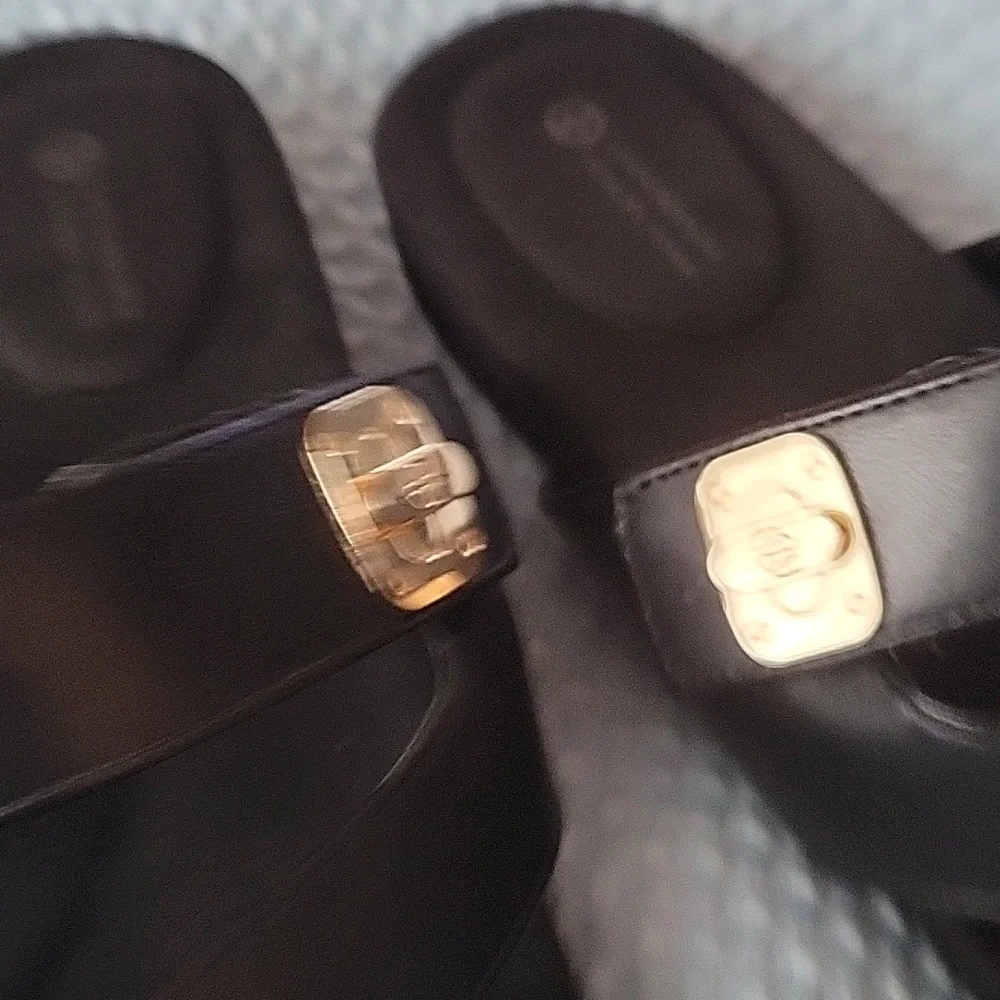 Black Gianni Bernini toe ring sandals - Picture 3 of 3